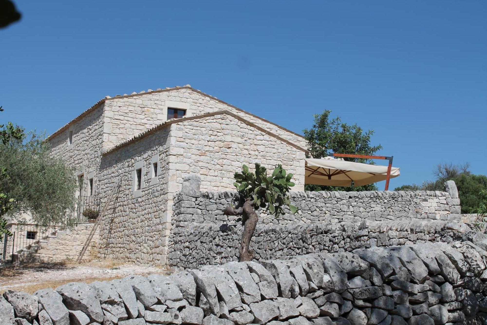 Tenuta Zannafondo Donnafugata Exterior photo